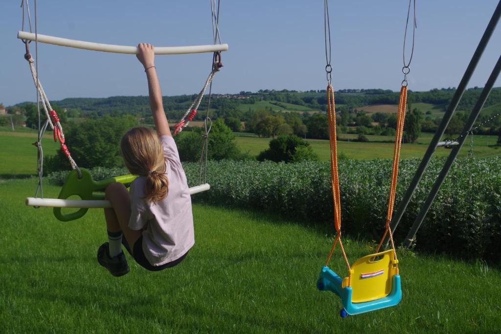 Caillavet Other | CHEZ MITCH EN CAMPING CAR et grand espace extérieur