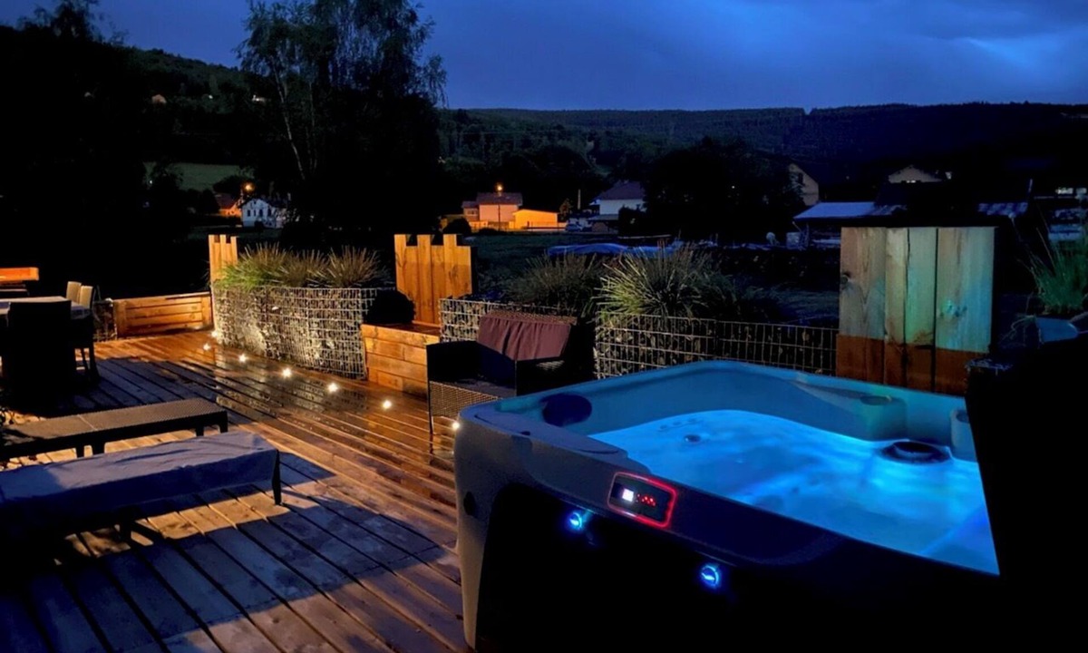 Anould House | Chez Ulysse Spa and relaxation enclosed grounds for your pets