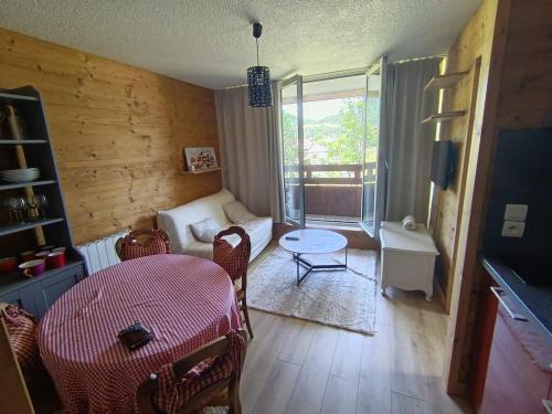 Le Sauze Apartment | Cocon 2 à 4 personnes refait à neuf VUE MONTAGNE