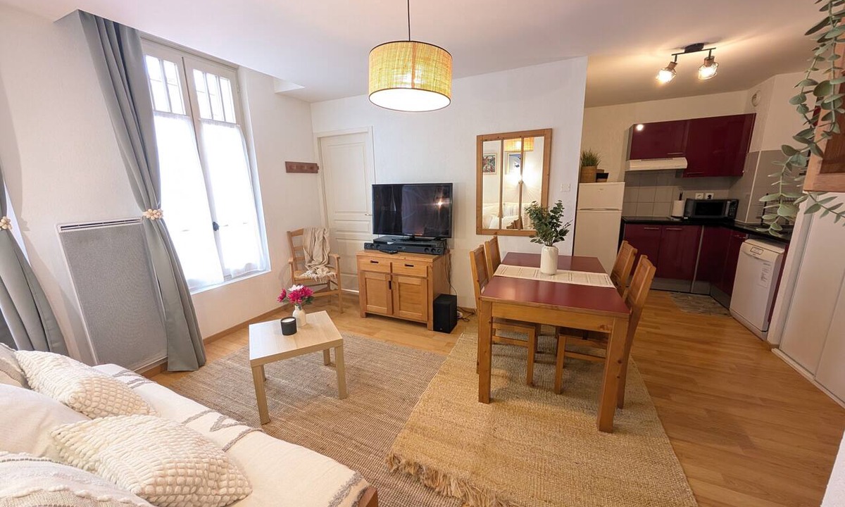 Bagneres-de-Luchon Apartment | “Cocon Luchon” Apartment in the Heart of Bagnères de Luchon