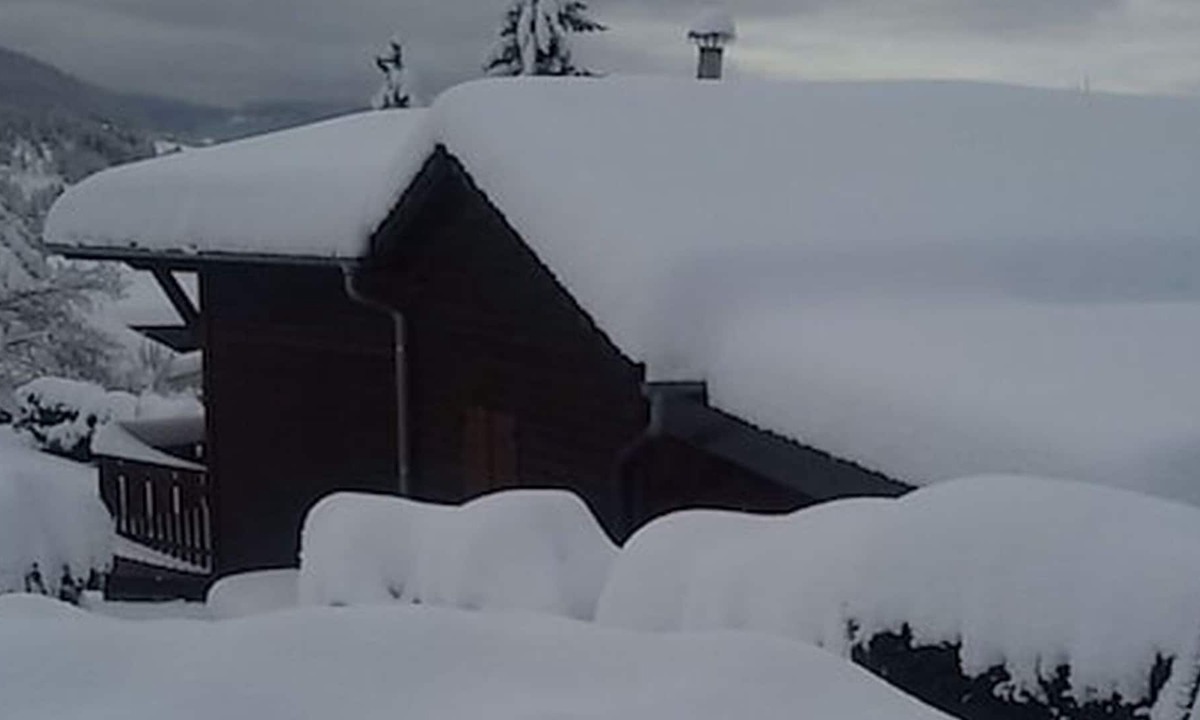 Bellefontaine Ski Chalet | Cocoon chalet 10 minutes from its resort / lakes / natural sites / wifi included