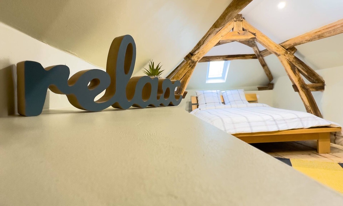 Villeblevin House | Cocoon House – Private Garden & Exposed Beams – Peaceful Retreat 1h from Paris