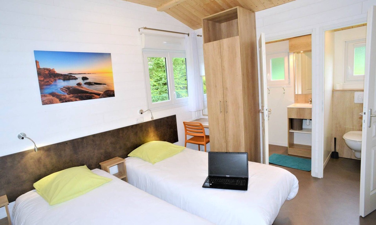 Merdrignac Ski Chalet | Comfort chalet sleeps 8
