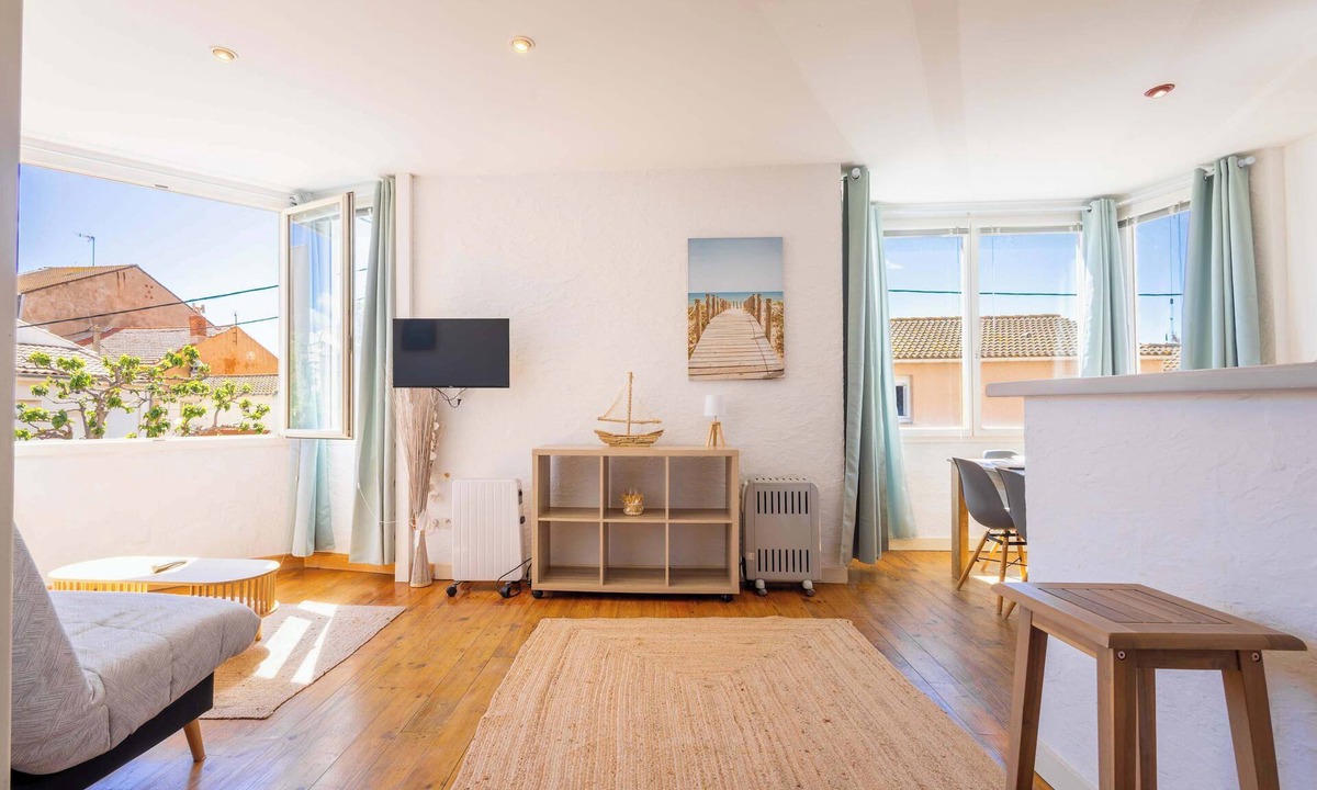 Valras-Plage Apartment | Comfort & Charm – 1-Min Walk to the Sea