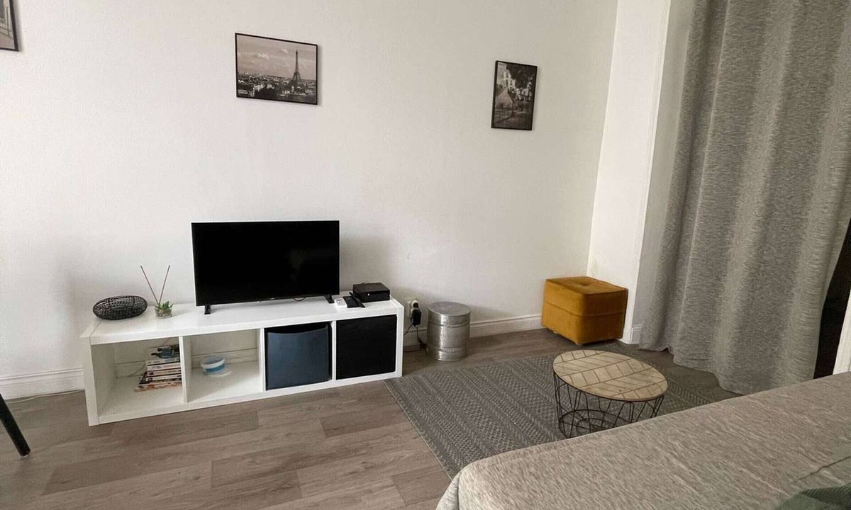 Cernay Apartment | Comfort in Reims: Internet Access, Cozy