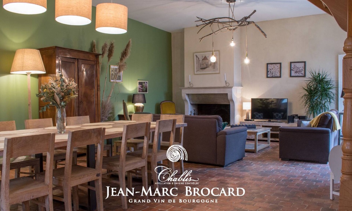 Saint-Cyr-les-Colons Cottage | Comfortable cottages in the village