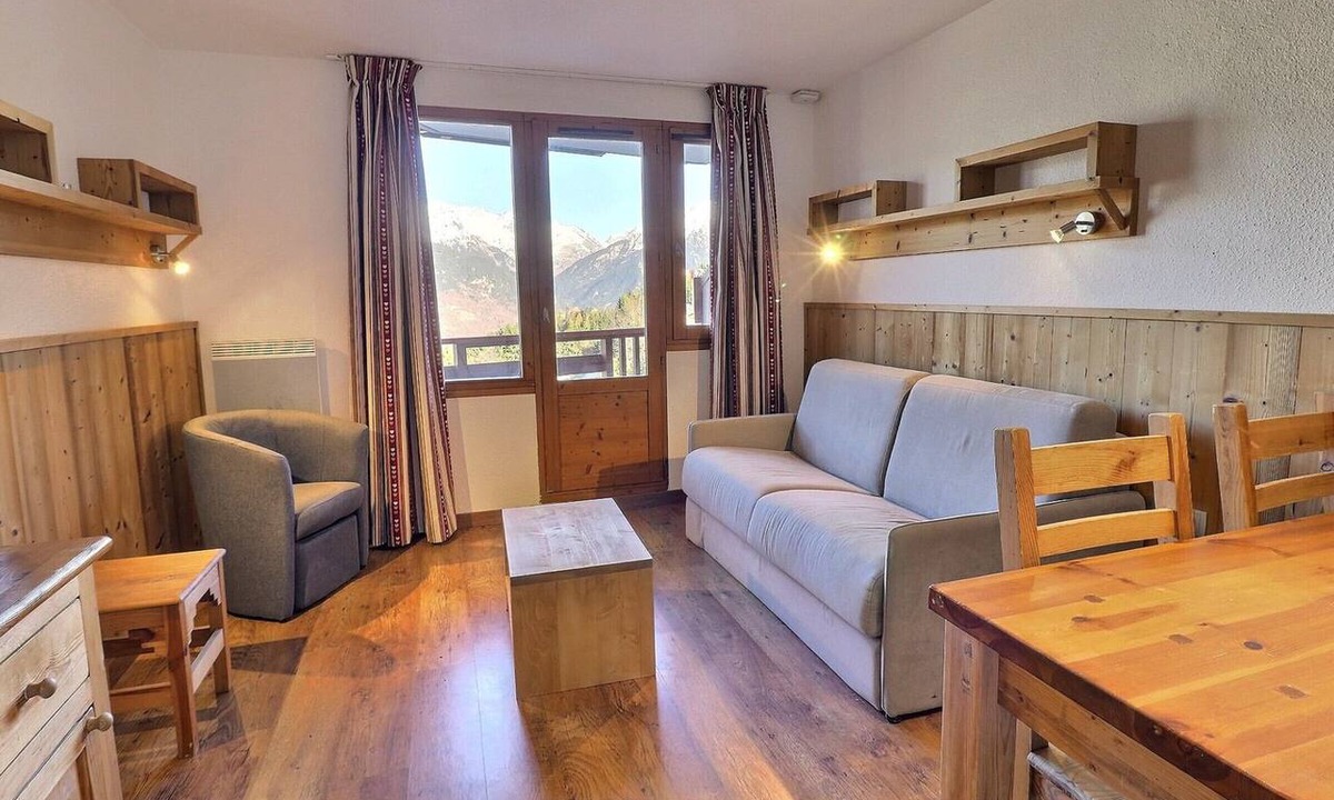 La Perriere Apartment | Comfortable 2-Room, Ski-In/Ski-Out, Close to Shops
