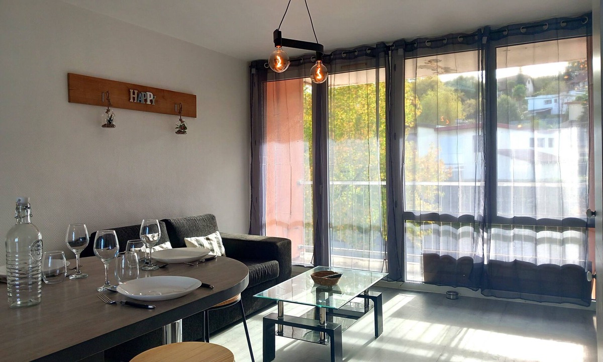 Mourenx Apartment | Comfortable 3-bedroom T4 apartment