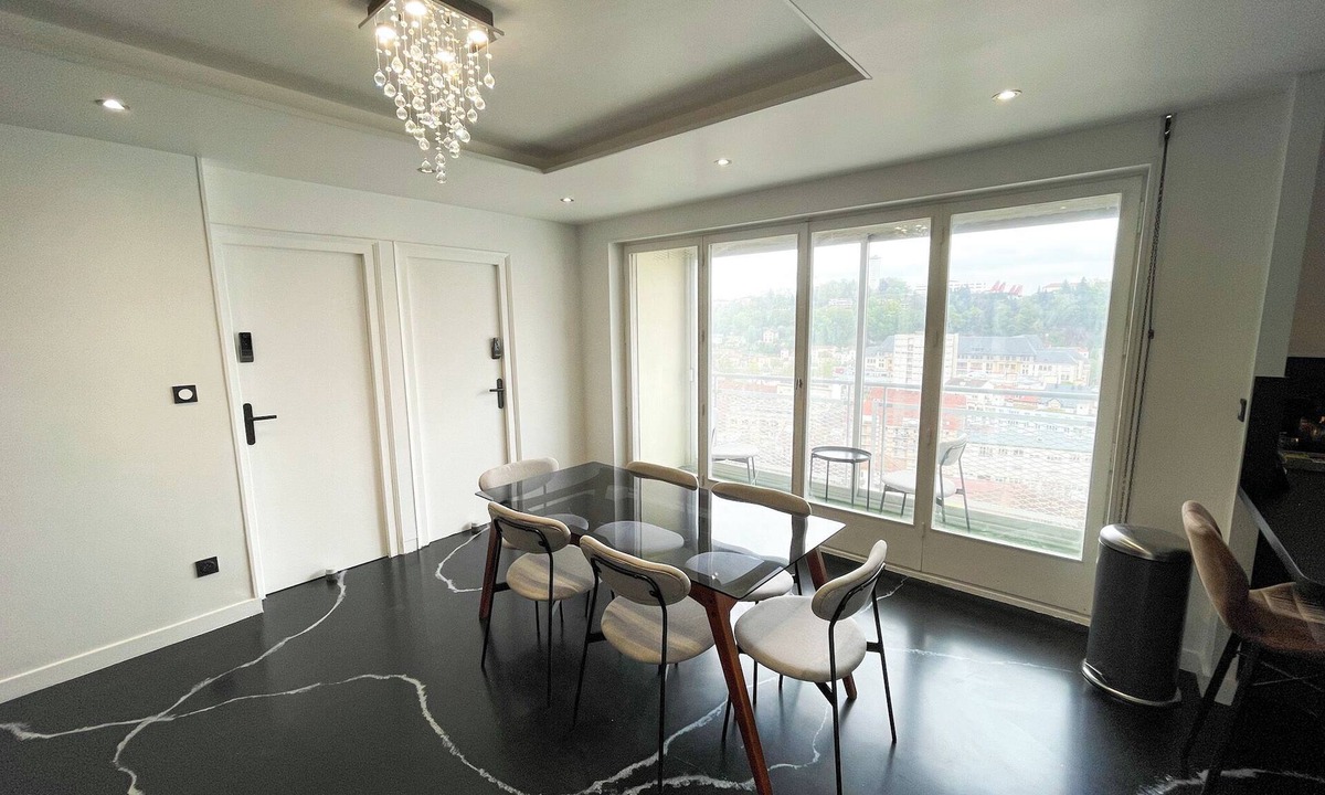 Epinal Apartment | Comfortable designer apartment in the heart of Epinal