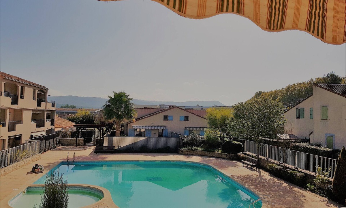 Le Beausset Apartment | Comme à la maison, 3-star furnished holiday accommodation