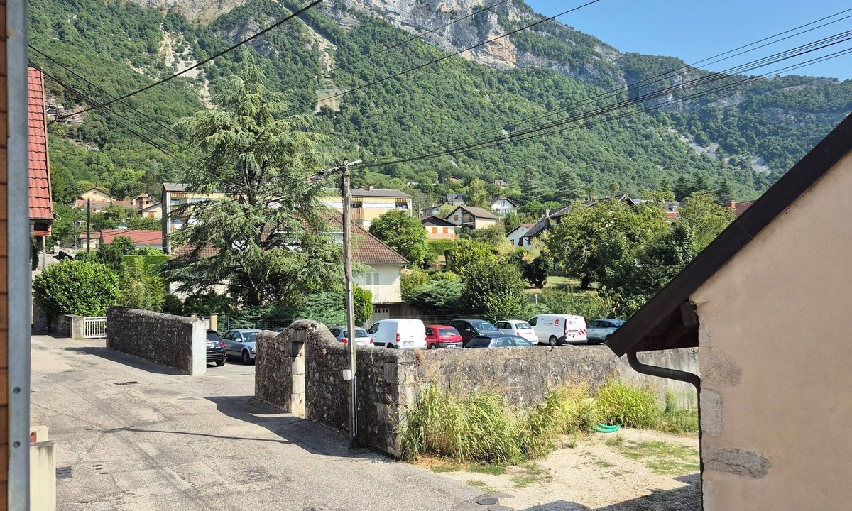 Culoz Apartment | Complete apartment at the foot of the Dovecote Pets welcome