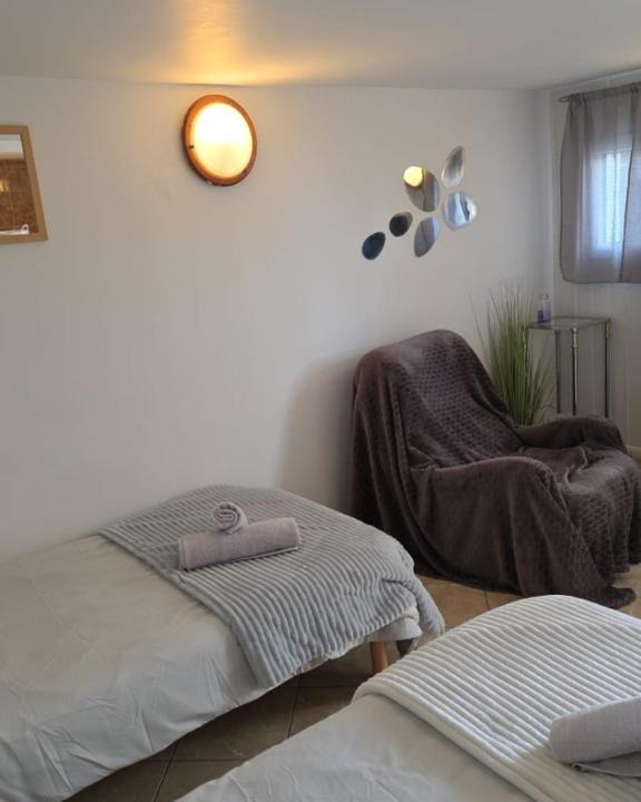 La Ferte-Gaucher Apartment | Confortable studio avec Piscine à partager en option