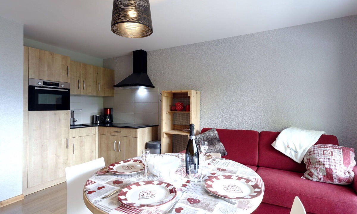 Le Bettex Apartment | Cosy apartment for 4 people with WIFI, TV and balcony