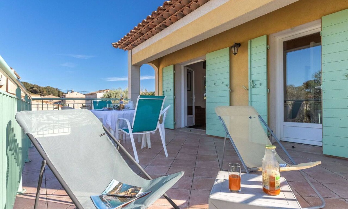 Le Brusc Apartment | Cosy apartment for 4 people with WIFI, TV and terrace