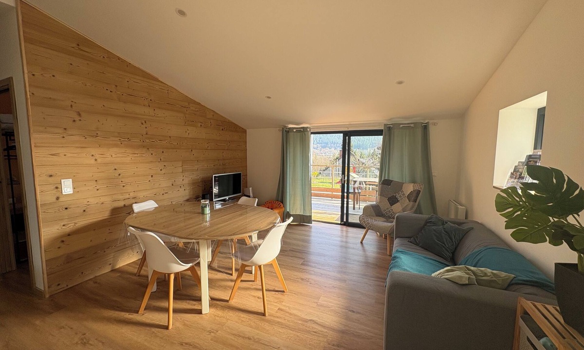 Lutzelhouse Ski Chalet | Cosy, comfortable chalet with mountain views and swimming pool