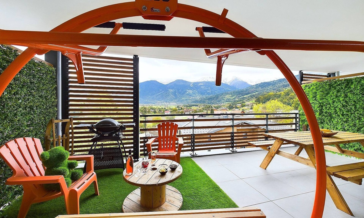 Domancy Apartment | Cosy flat with views of Mont Blanc and the Aiguille du Midi