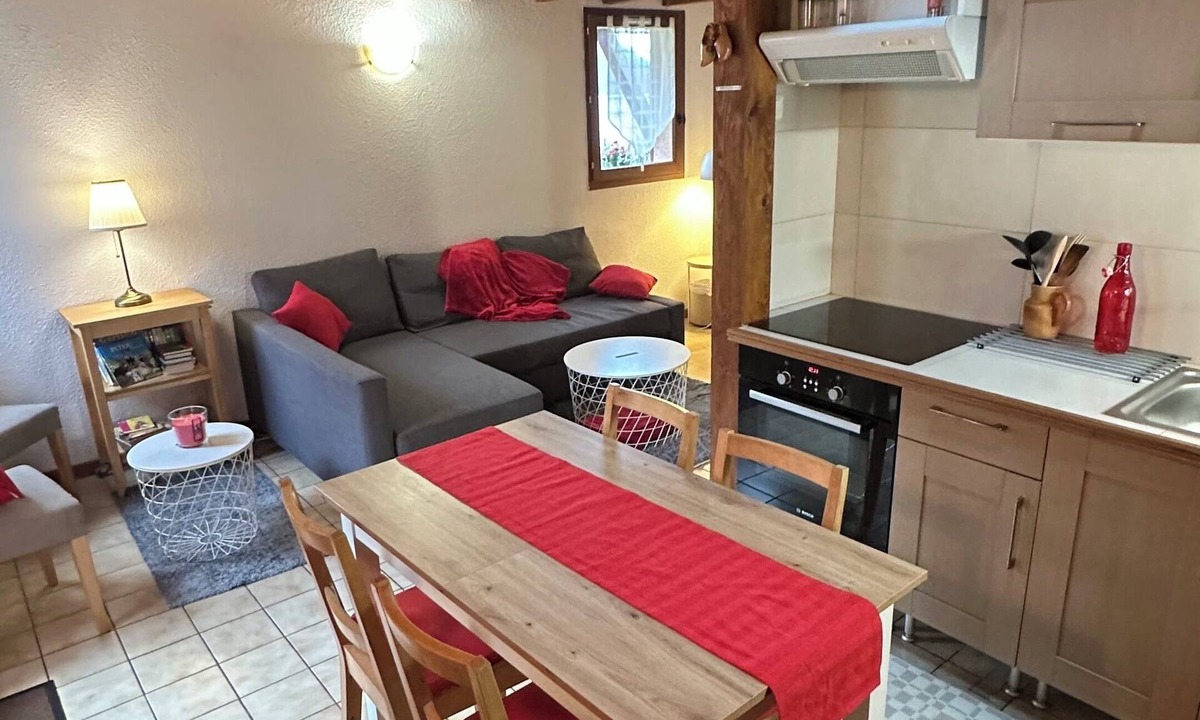 Cauterets Ski Chalet | Cosy little chalet at the entrance to Cauterets