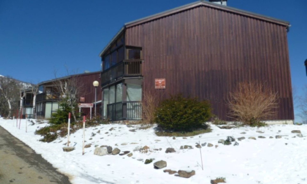 Montferrier Apartment | Cosy studio with private terrace, quiet location 100 meters from Mont d'Olmes ski resort