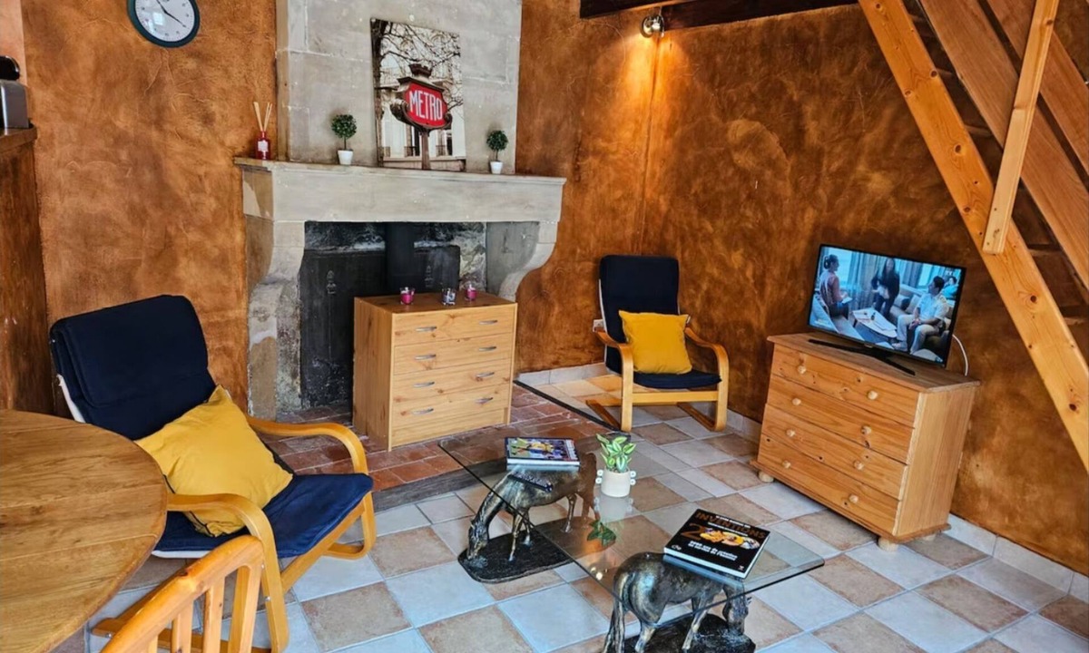 Fronville House | Cosy, unusual house
