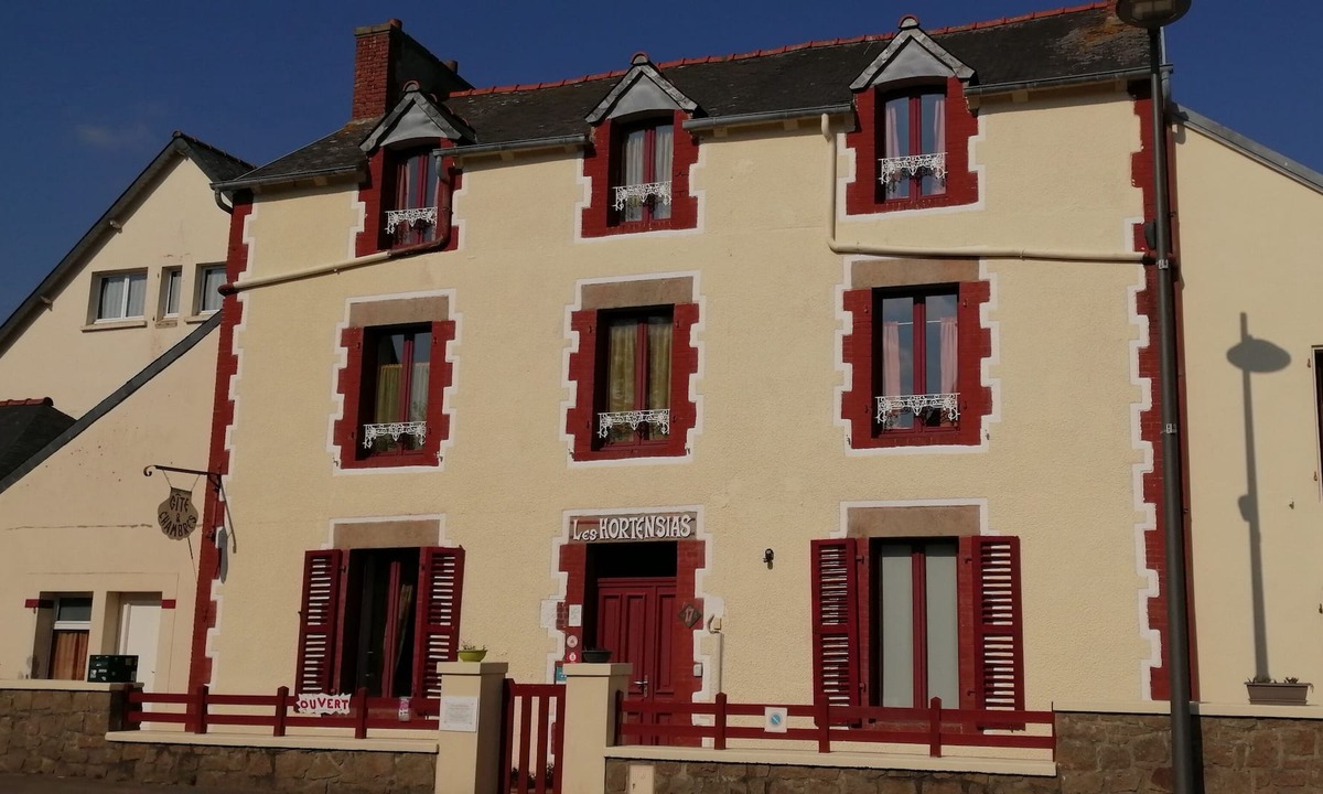Trevou-Treguignec House | Cottage 15 people Les Hortensias 800m from the sea