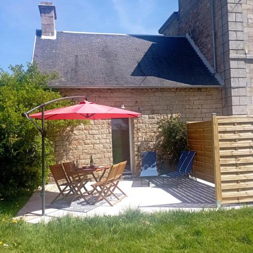 Begard House | Cottage cosy en pierres à 25 mn de la côte de Granit rose