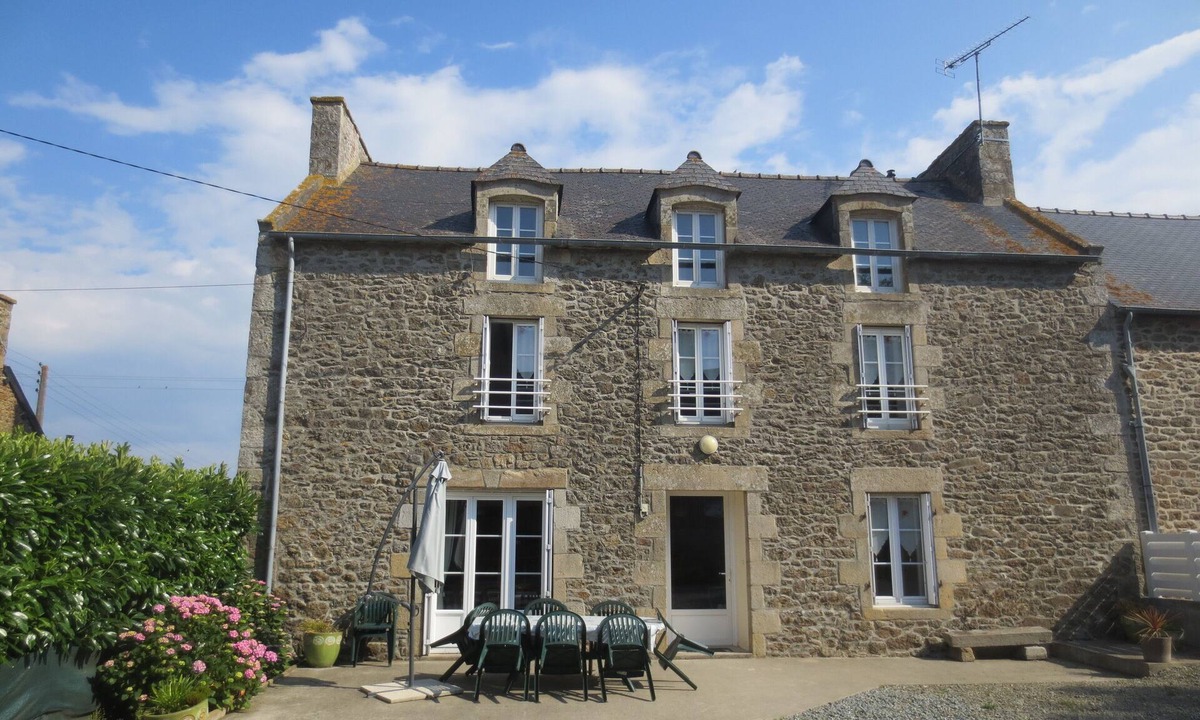 Crehen House | COUNTRY COTTAGE - 15 min. BEACHES - Near ST MALO/DINAN - 2/9 travelers