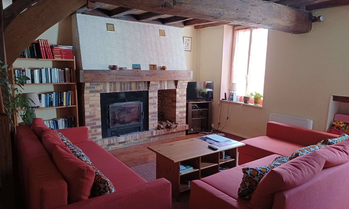 La Louptiere-Thenard House | Country house with garden