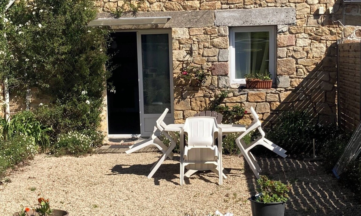 Plouguiel House | Country house 50m², 7 minutes from the beach by car, pets welcome!