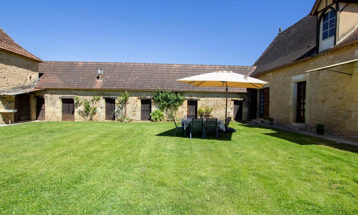 Saint-Chamassy Cottage | Countryside cottage in Saint-Chamassy, WiFi, pets allowed