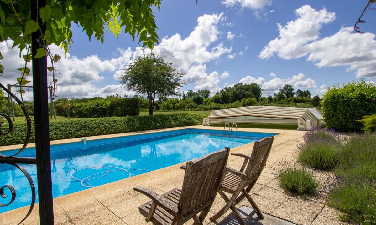 Thenon Cottage | Countryside house with pool and fireplace, Périgord Noir