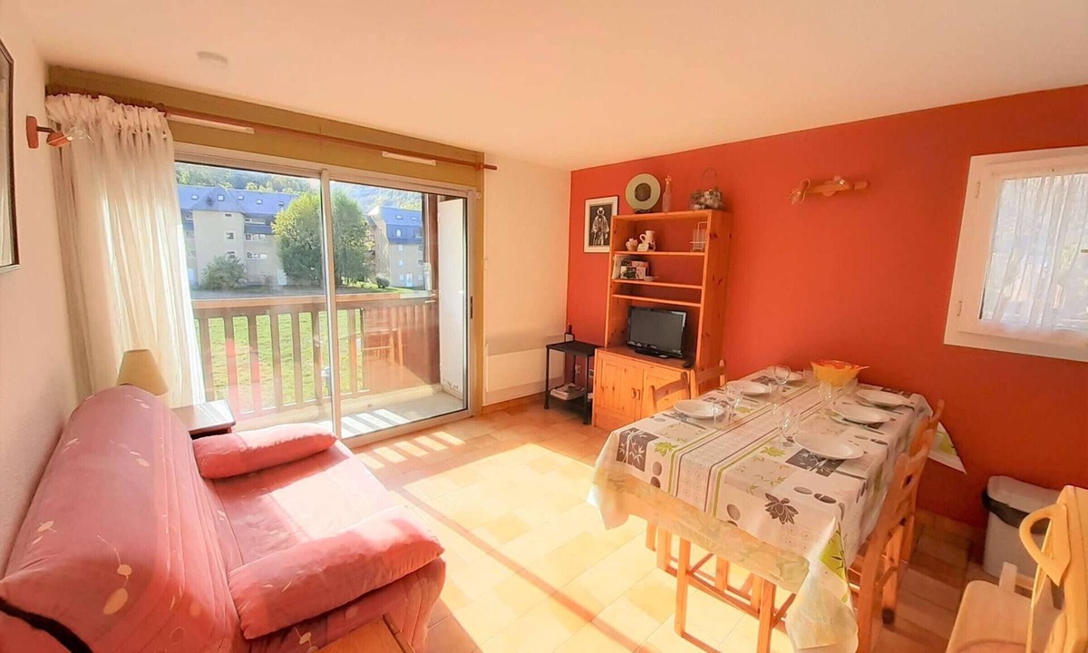 Saint-Lary-Soulan Apartment | Cozy 2BR Apt for 6 with Balcony, Parking & Ski Locker in Saint-Lary-Soulan