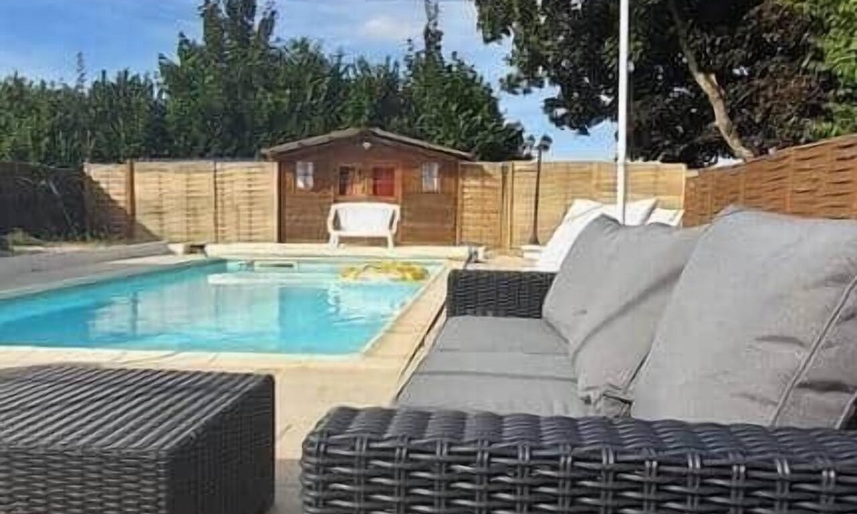 La Ferte-Gaucher House | Cozy and relaxing studio with optional shared pool access