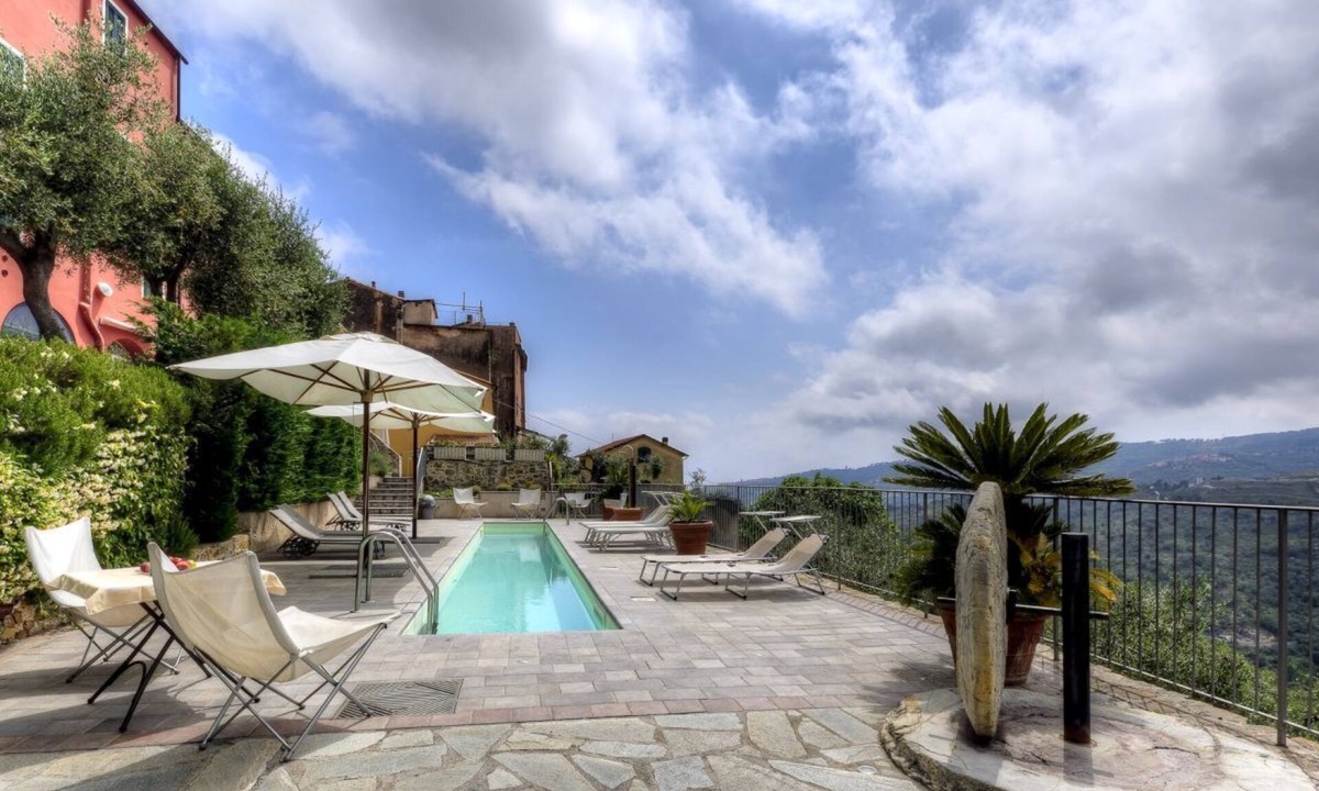 Civezza Apartment | Cozy apartment "Il Mulino" in a complex with garden and swimming pool