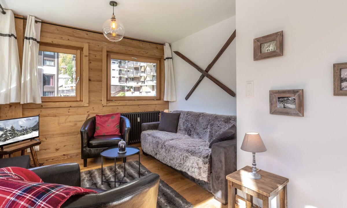 La Clusaz Apartment | Cozy apartment in La Clusaz, pets allowed, close to shops