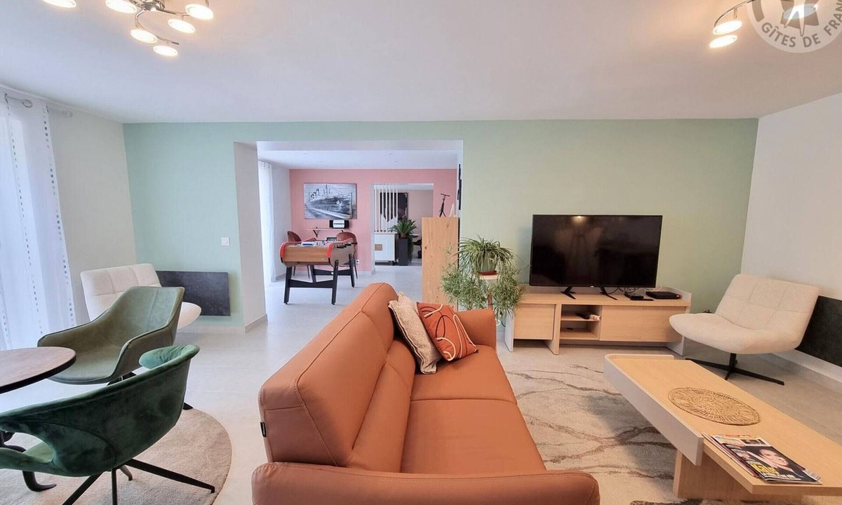 Viels-Maisons Cottage | Cozy cottage with WIFI and large garden, near Disneyland