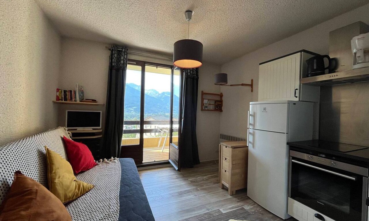 Barcelonnette Apartment | Cozy Mini T2 in Barcelonnette - For 4, sunny balcony