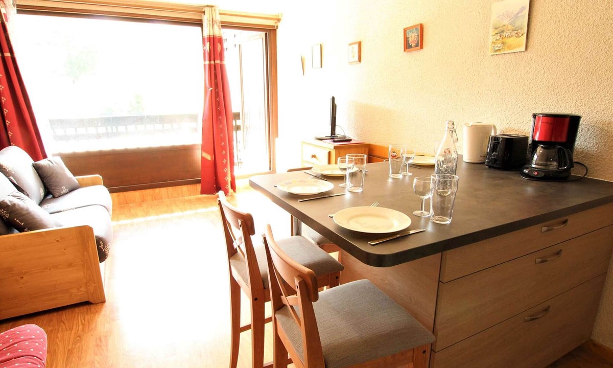 La Salle-les-Alpes Apartment | Cozy Mountain Studio for 4 with Ski-In Access and Seasonal Pool