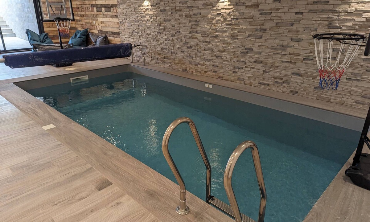 Curel Cottage | Cozy Retreat in Curel: Garden View Terrace, Indoor Pool, Wi-Fi, and More