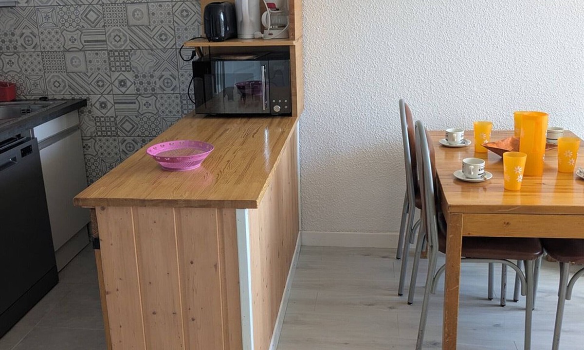 Orcieres-Merlette Apartment | Cozy Studio for 4 in Orcières Merlette – Close to Slopes and Sports Center, South-Facing Balcony
