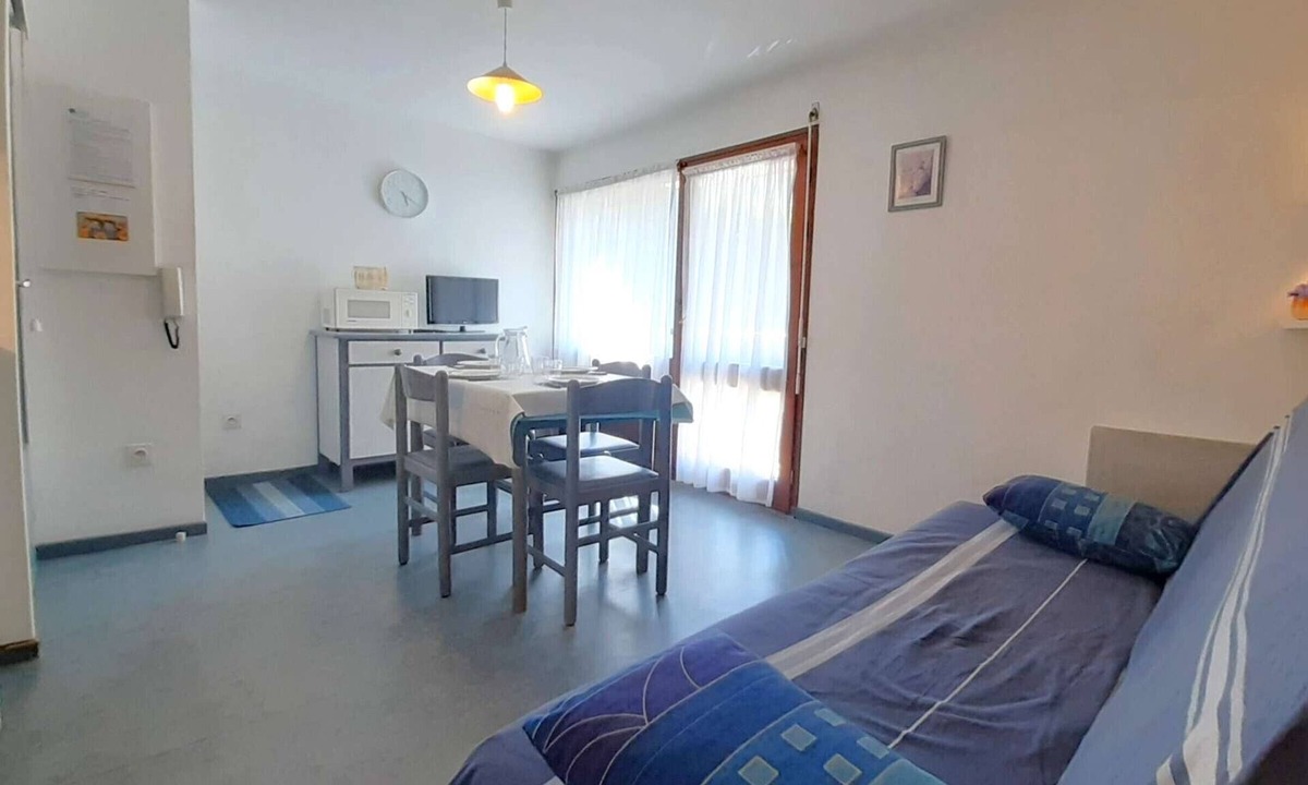 Saint-Lary-Soulan Apartment | Cozy Studio for 4 in Saint-Lary-Soulan - Balcony, Parking, Gym Access