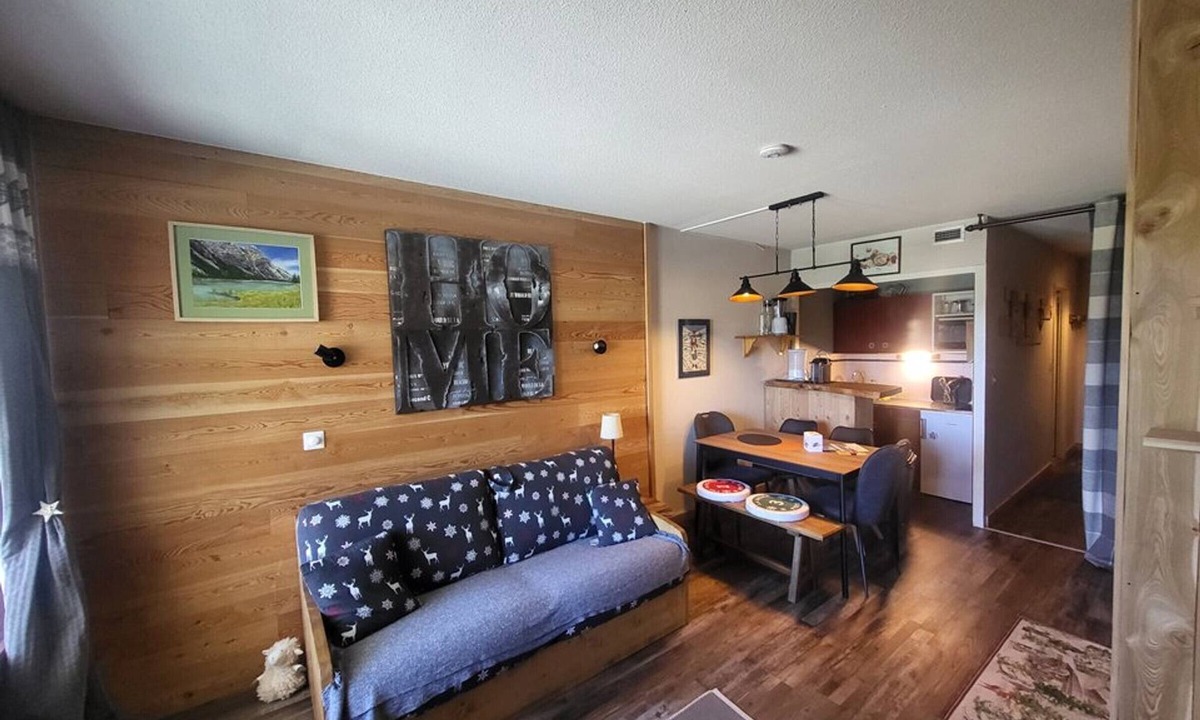 Montgenevre Apartment | Cozy Studio for 4 at the Foot of Montgenèvre Slopes with Balcony and Ski Storage