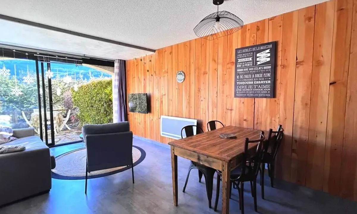 Vallouise-Pelvoux Apartment | Cozy studio for 4 people with a loft area and a private garden.