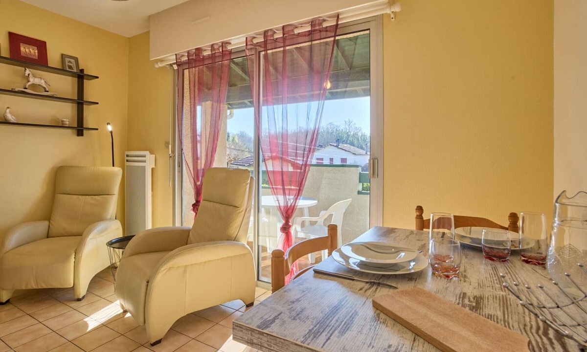 Barbotan-les-Thermes Apartment | Cozy T1 Bis studio for 2, Wi-Fi and parking, pets allowed