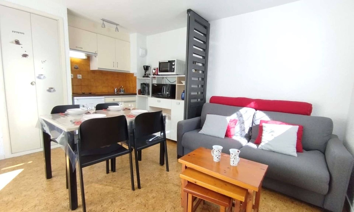 Saint-Lary-Soulan Apartment | Cozy T2 for 4 with South-West Balcony, Parking, and Ski Storage in Saint-Lary-Soulan