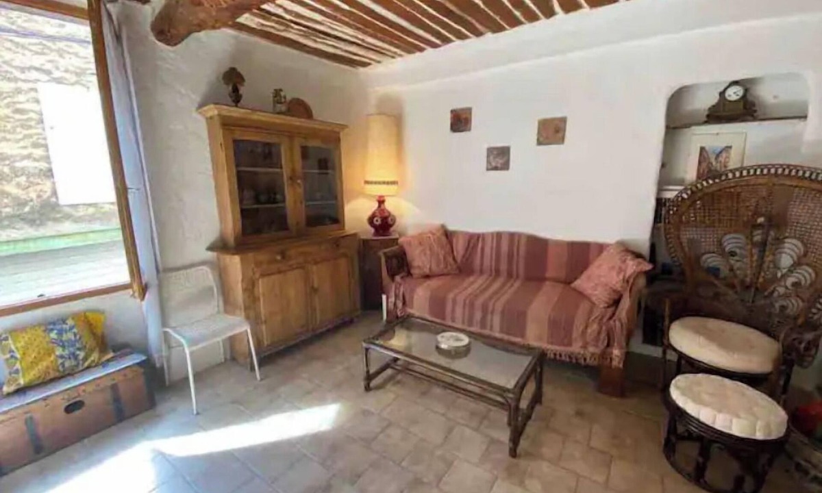 Correns House | Cute village house in the center