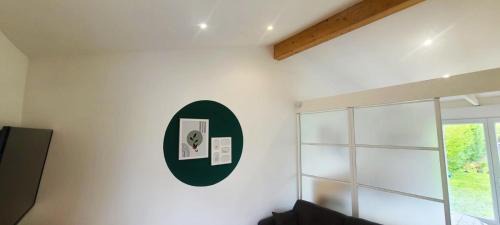 Labastide-Saint-Sernin Apartment | Dépendance de 30 mètres carrés plafond cathédrale
