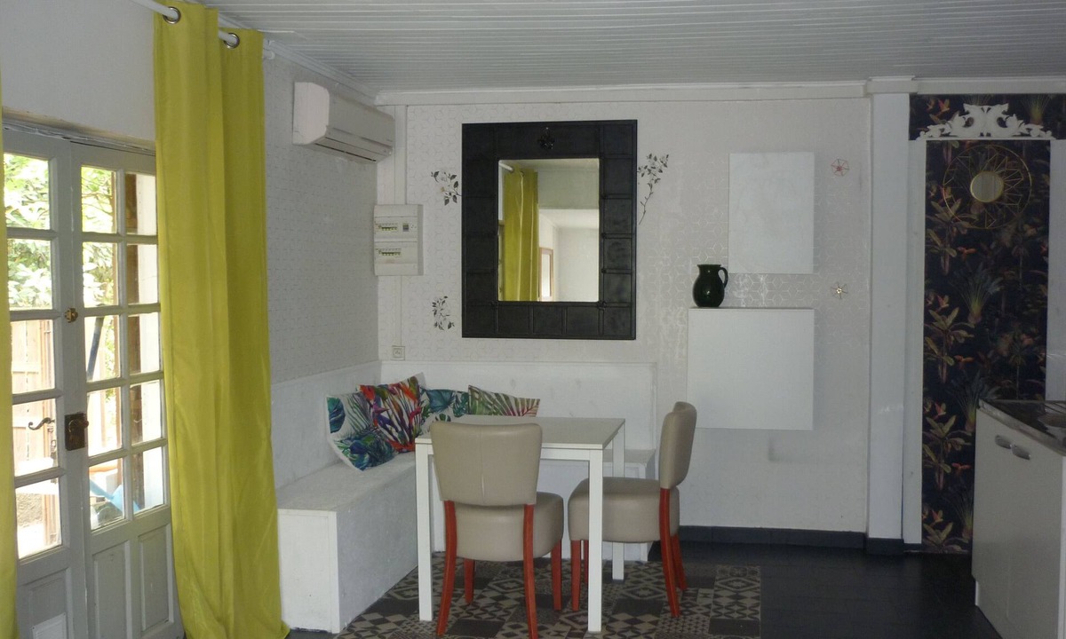 Marguerittes House | Dans un Mazet Atypique, Face à la Garrigue'