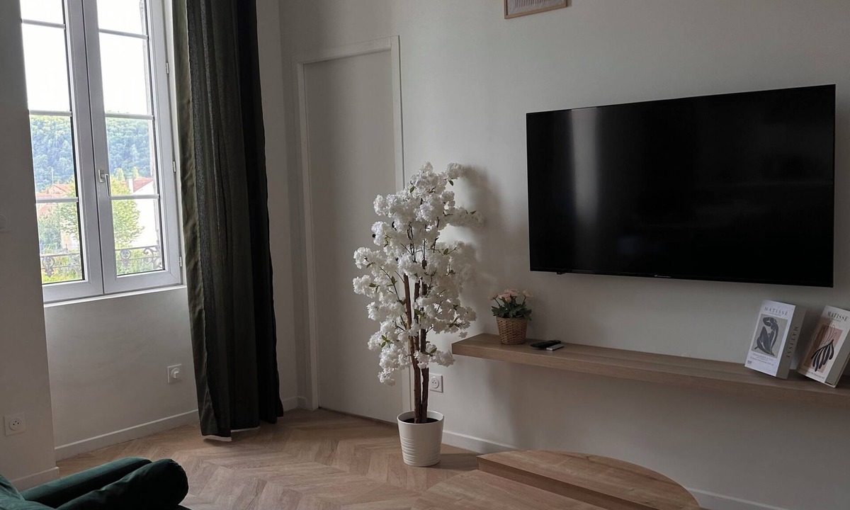 Perigueux Apartment | Design & Comfort apartment ! Sleeps 4
