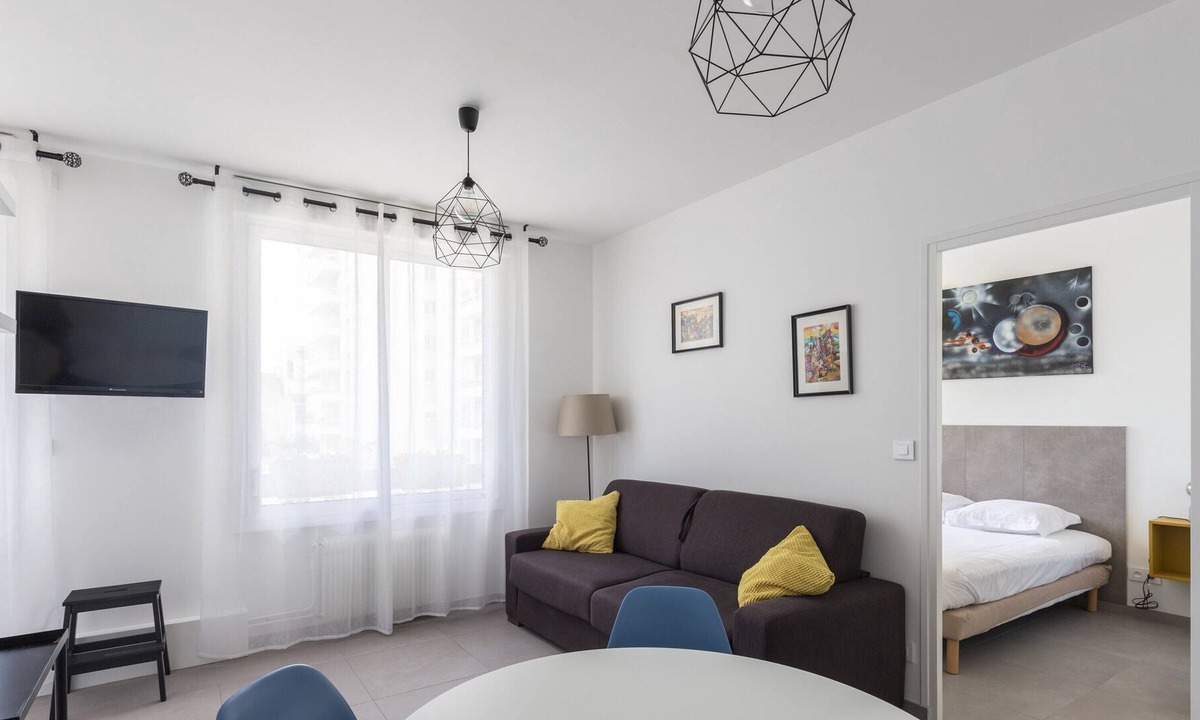 Hincmar Apartment | Discover our Premium Apartment just a 5-minute walk from the Cathedral!