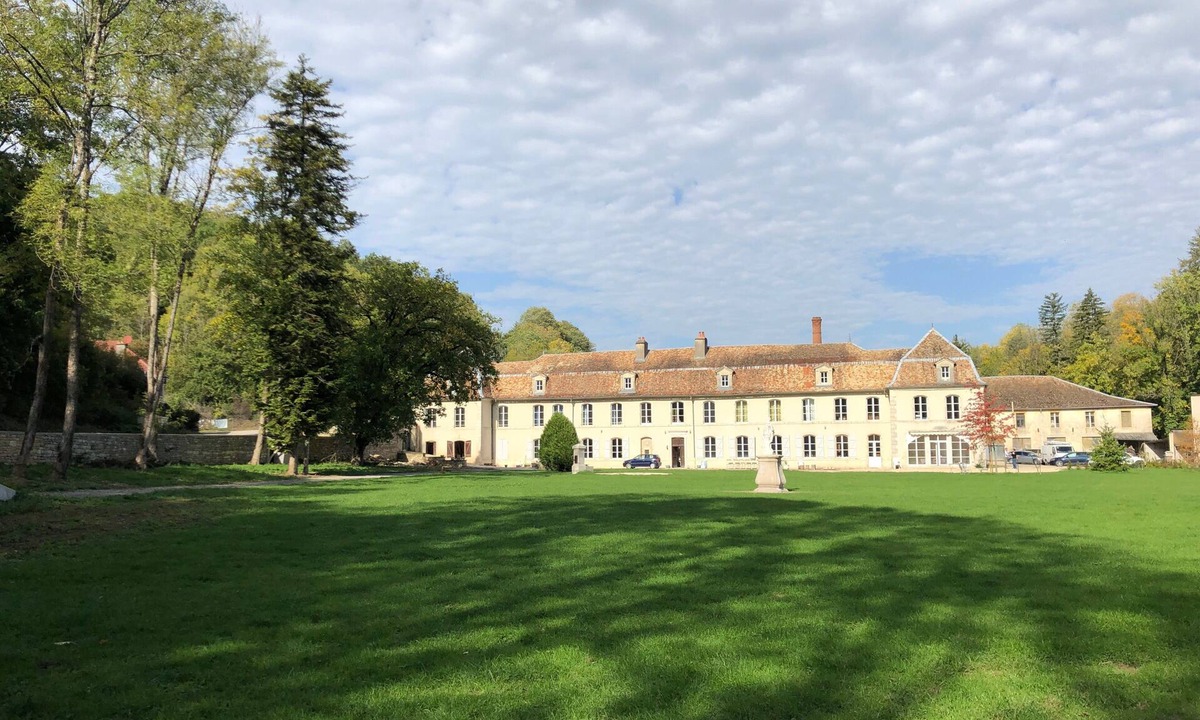 Rollainville Villa | Domaine 'Gîte De L'Abbaye' with Private Pool, Private Terrace and Wi-Fi